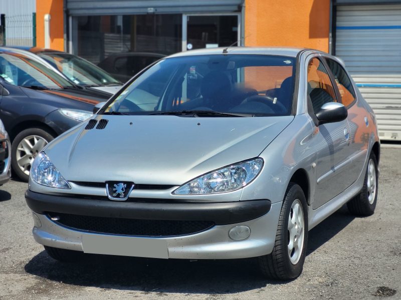 PEUGEOT 206  2003