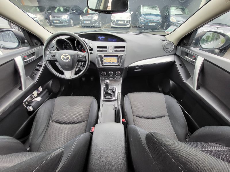 MAZDA 3 2012