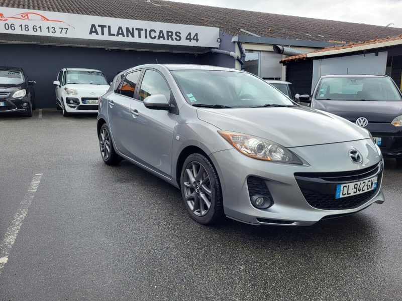 MAZDA 3 2012