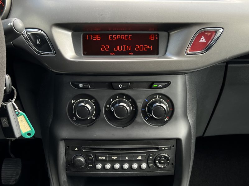 CITROEN C3 II 1.4 HDI 70 Cv 5 PORTES / CLIMATISATION BLUETOOTH REGULATEUR CRIT AIR 2 - GARANTIE 1 AN