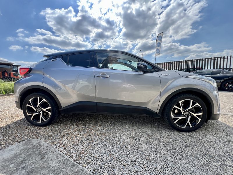 TOYOTA C-HR 1.8 HYBRID 122H GRAPHIC 2017