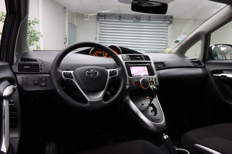 TOYOTA VERSO 2011