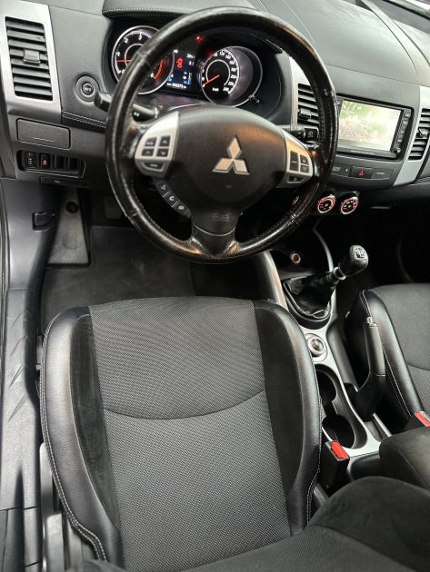 MITSUBISHI OUTLANDER II 2012