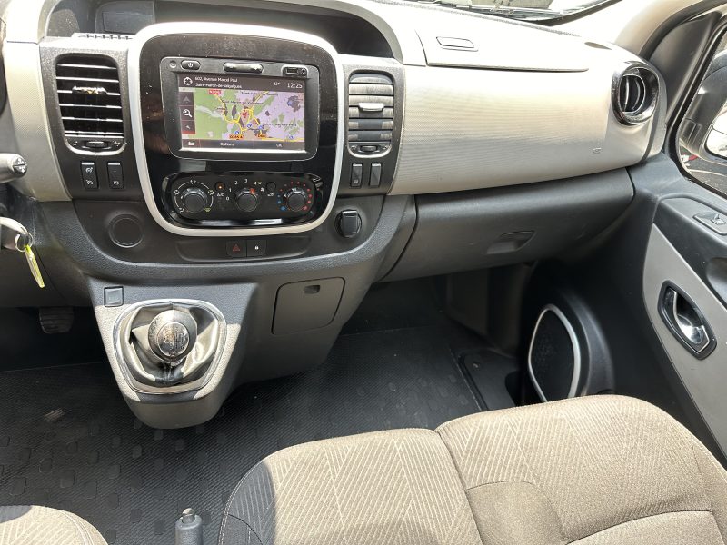 RENAULT TRAFIC 2017