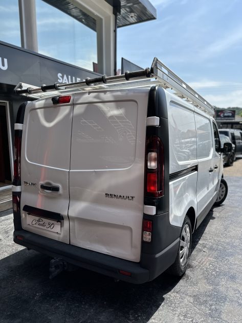 RENAULT TRAFIC 2017