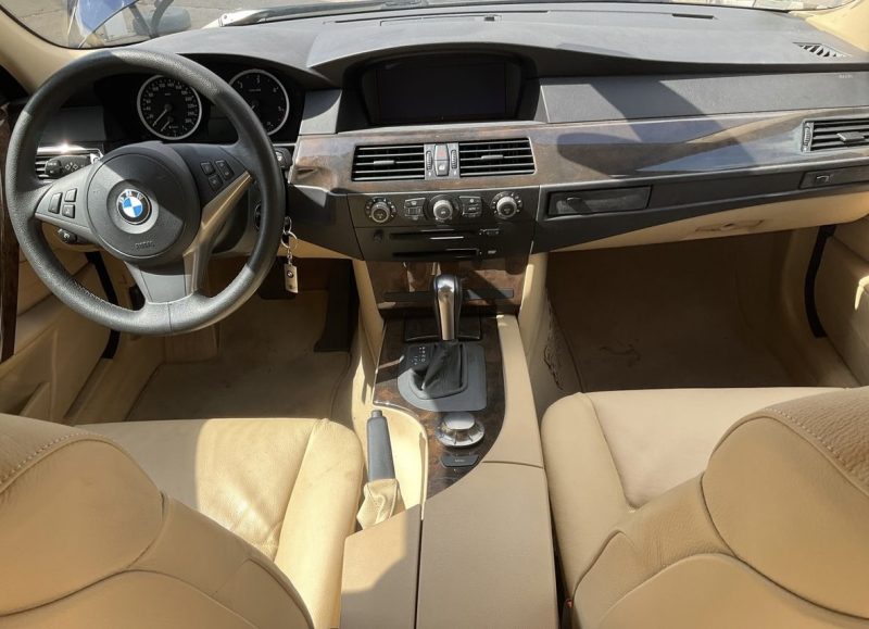 BMW SERIE 5 E60 LUXE 525D 2.5 6 CYLINDRES 177 1ERE MAIN BOITE AUTO CUIR TOIT OUVRANT - Garantie 1 an