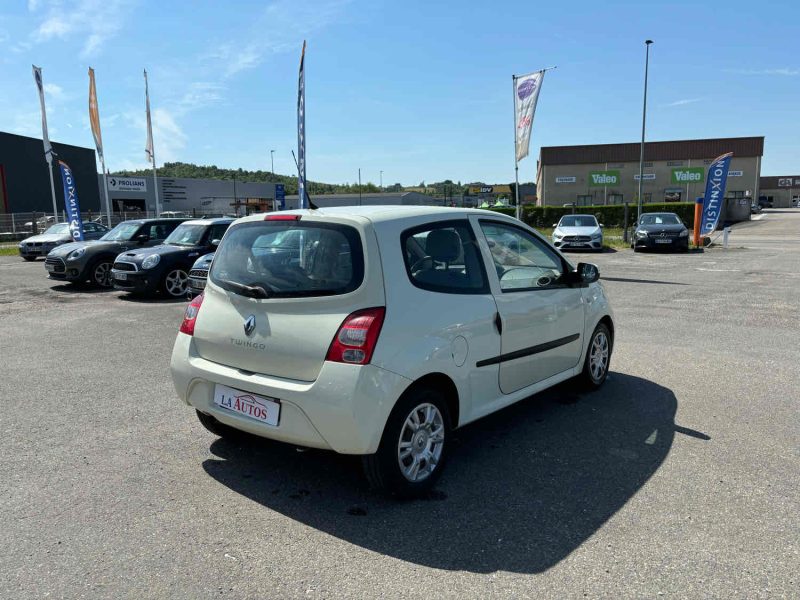 RENAULT TWINGO 1.2 16V 76 cv