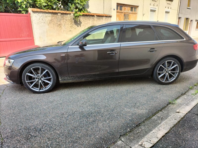 AUDI A4 B8 Avant S-LINE