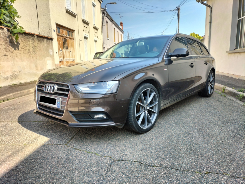 AUDI A4 B8 Avant S-LINE