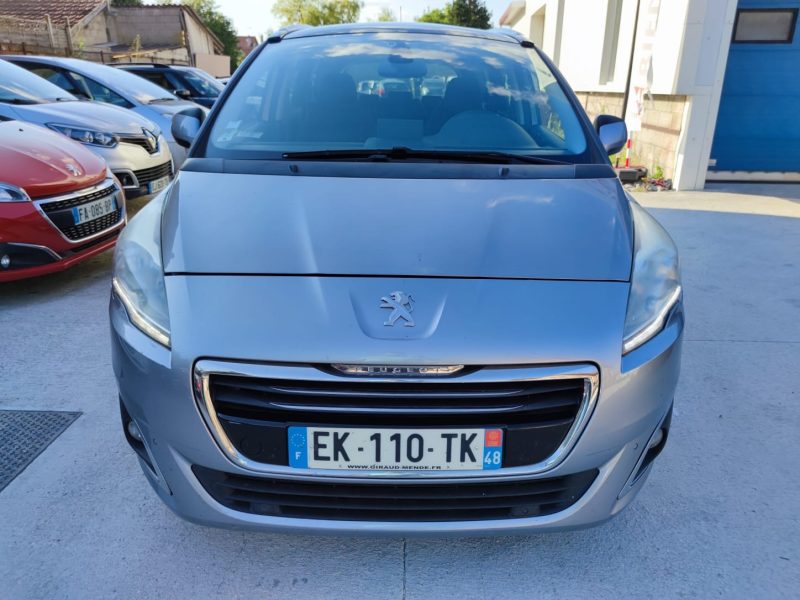 PEUGEOT 5008 2017