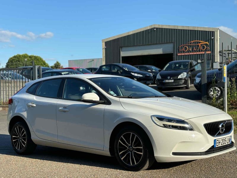 VOLVO V40 D2 120CH MOMENTUM BUSINESS