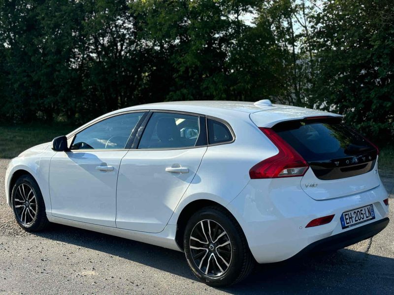 VOLVO V40 D2 120CH MOMENTUM BUSINESS