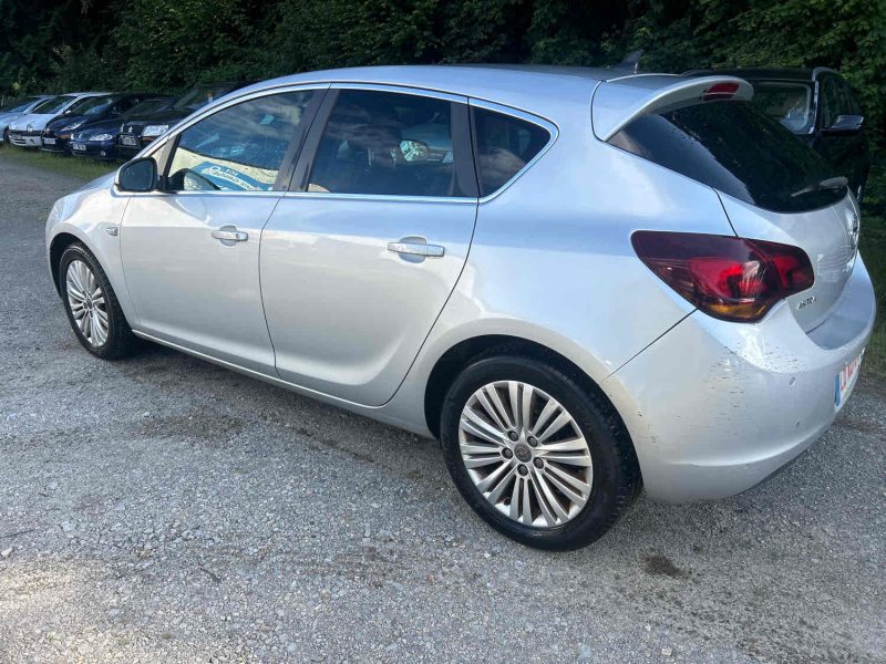 OPEL ASTRA J 2011