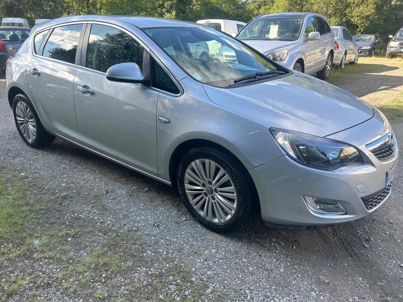 OPEL ASTRA J 2011