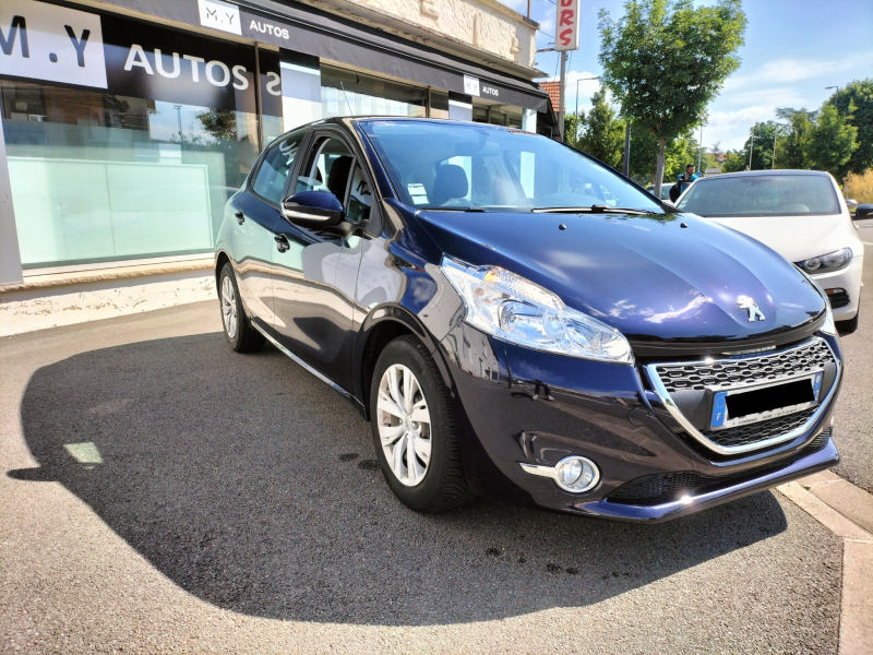 PEUGEOT 208 I