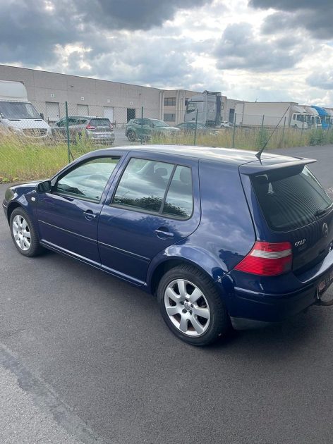 VOLKSWAGEN GOLF 2003