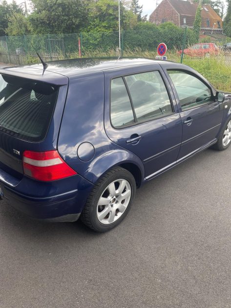 VOLKSWAGEN GOLF 2003