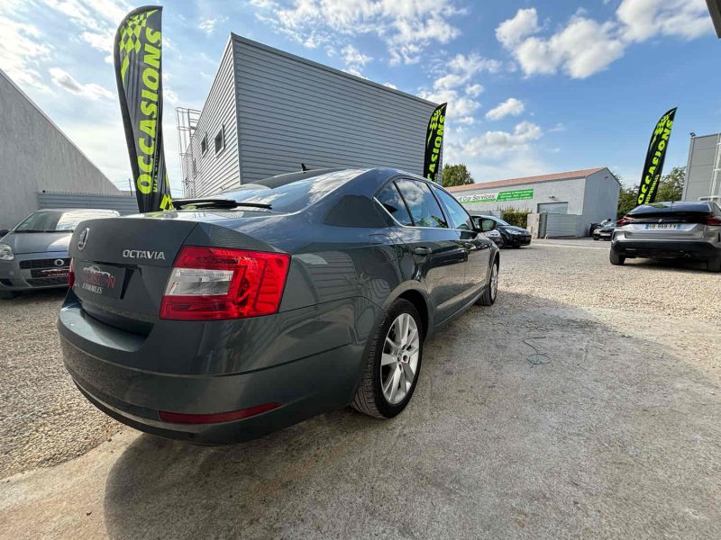 SKODA OCTAVIA 116 ch DSG7 Style / Caméra de Recul / Climatisation  Automatique / Garantie 12 Mois