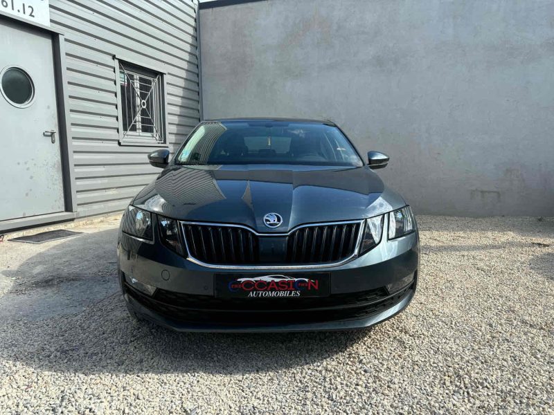 SKODA OCTAVIA 116 ch DSG7 Style / Caméra de Recul / Climatisation  Automatique / Garantie 12 Mois