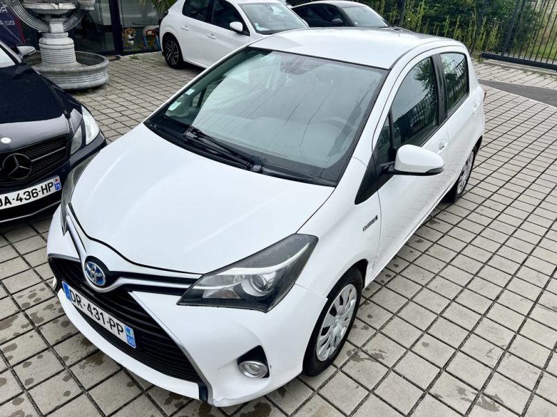 TOYOTA YARIS 1.5L Hybrid 100CH BUSINESS