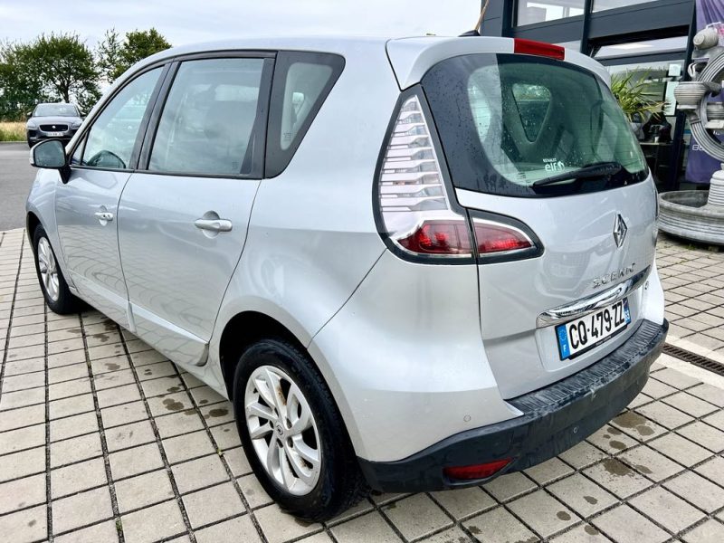 RENAULT SCENIC III 1.5 dCi 110CH  