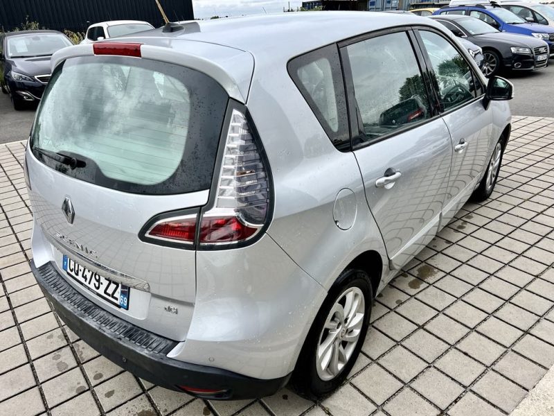 RENAULT SCENIC III 1.5 dCi 110CH  