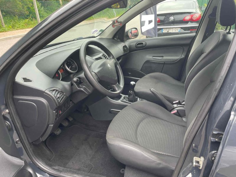 PEUGEOT 206+ 1.1i 60CV