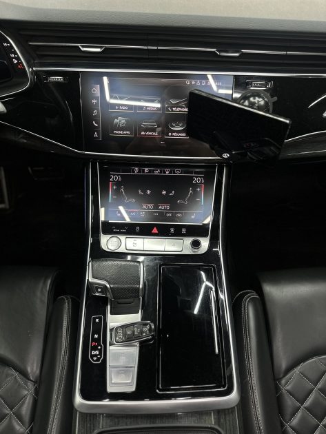 AUDI Q8 2019