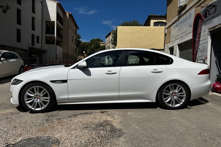 JAGUAR XF XF 2.0 D - 180 ch BVA R-Sport - Toit Ouvrant / Palettes au Volant / Caméra de Recul / Gara