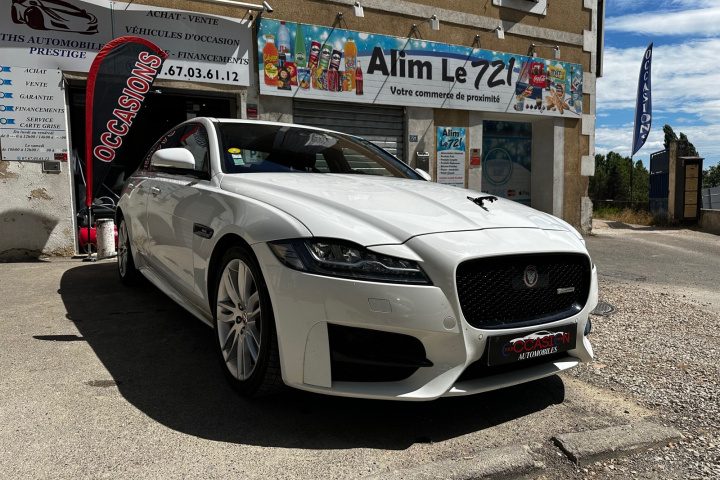 JAGUAR XF XF 2.0 D - 180 ch BVA R-Sport - Toit Ouvrant / Palettes au Volant / Caméra de Recul / Gara