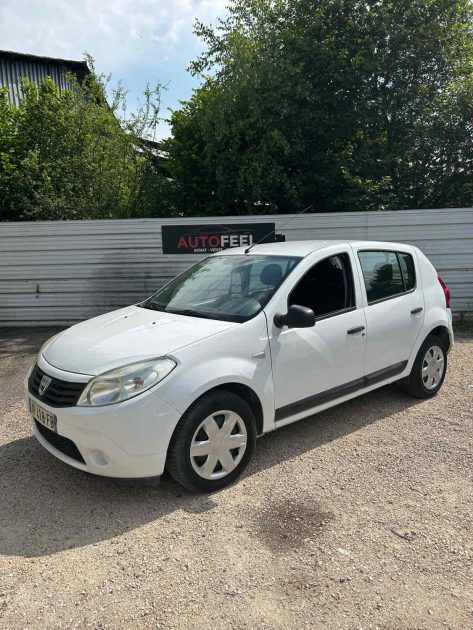 DACIA SANDERO 2010