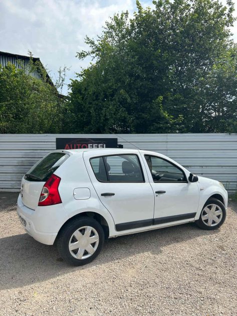 DACIA SANDERO 2010