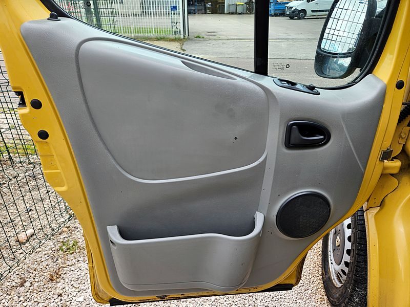 RENAULT TRAFIC II Fourgon 2005