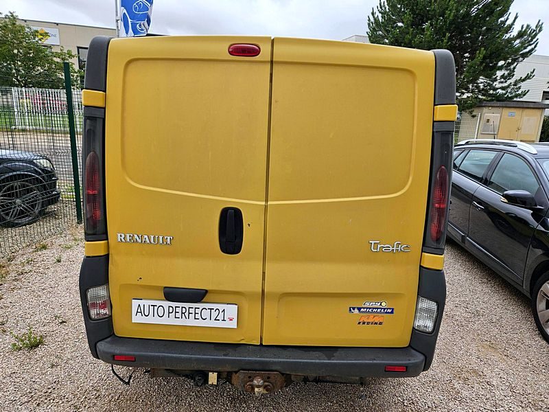 RENAULT TRAFIC II Fourgon 2005