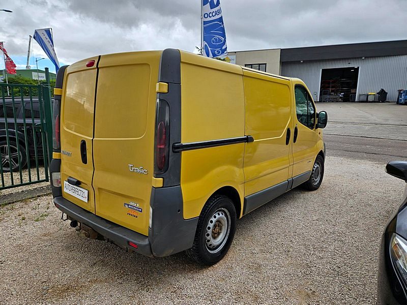 RENAULT TRAFIC II Fourgon 2005