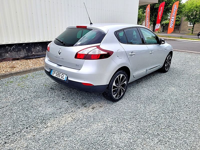 RENAULT Mégane Phase 3 BOSE 1.2 TCe EDC 132 cv Boîte auto