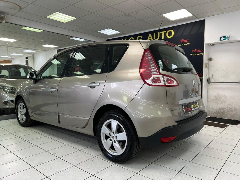 RENAULT SCENIC III 1.5 dCi 105CH ECO2 DYNAMIQUE