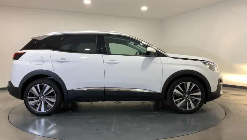 PEUGEOT 3008 SUV 2019