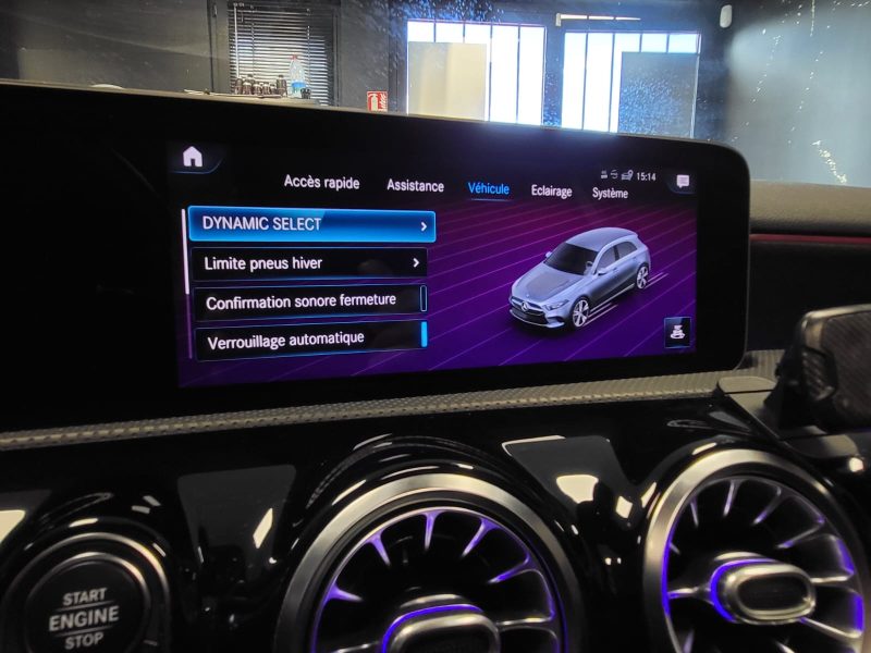 MERCEDES CLASSE A 180d AMG LINE CARPLAY / TOIT OUVRANT / SIEGES CHAUFFANTS / KEYLESS GO