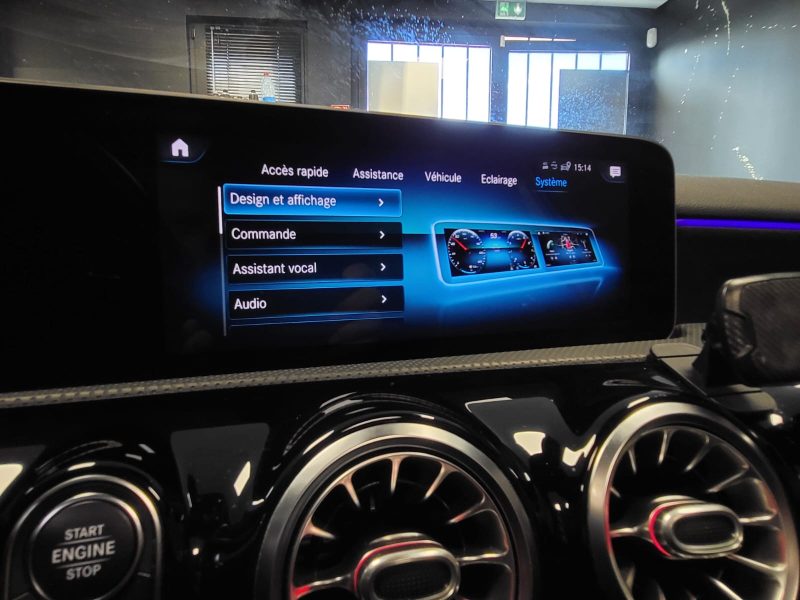 MERCEDES CLASSE A 180d AMG LINE CARPLAY / TOIT OUVRANT / SIEGES CHAUFFANTS / KEYLESS GO