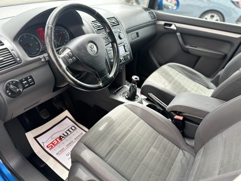 VOLKSWAGEN TOURAN 2006