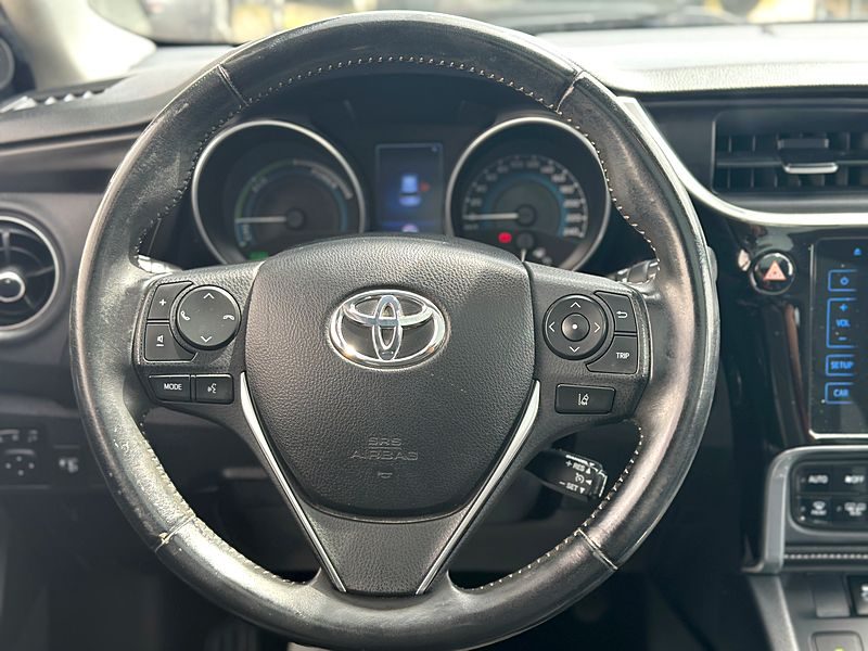 TOYOTA AURIS 2017