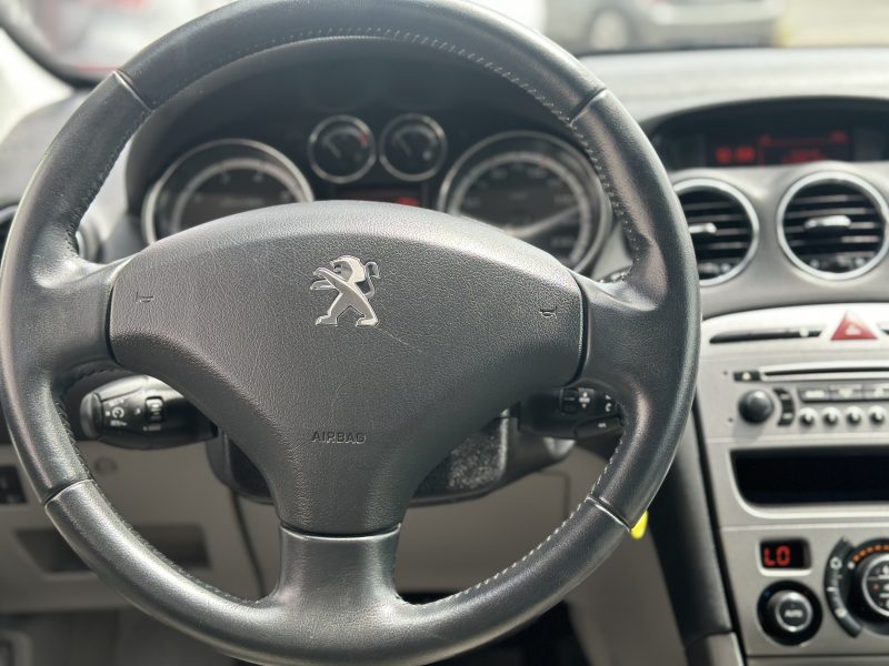 PEUGEOT 308 2011