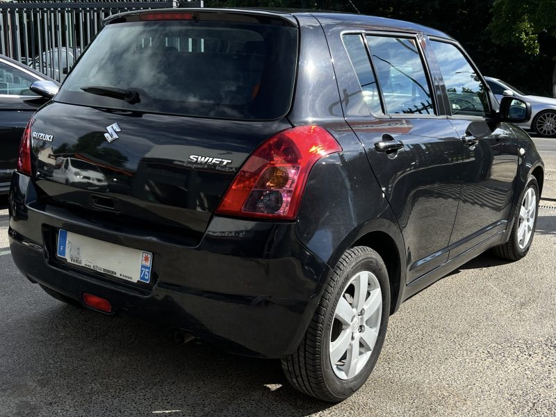 SUZUKI SWIFT III 1.2 VVT 92 Cv 1ERE MAIN BOITE AUTOMATIQUE GPS ANDROID 80 800 Kms - GARANTIE 1 AN