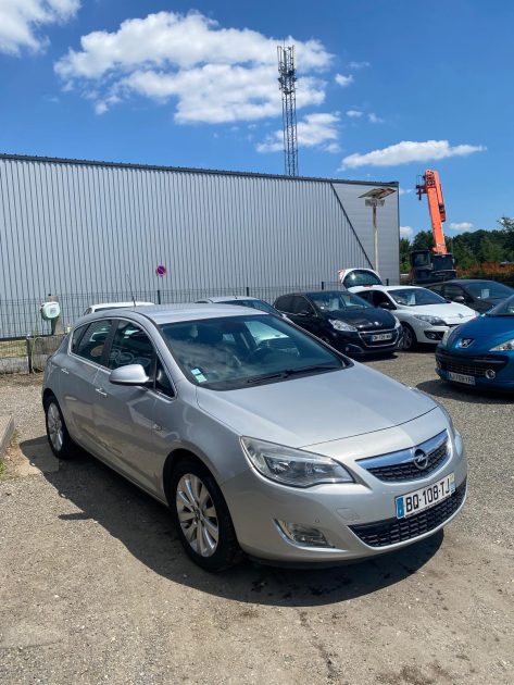 OPEL ASTRA J 2011