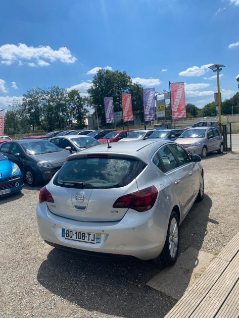 OPEL ASTRA J 2011