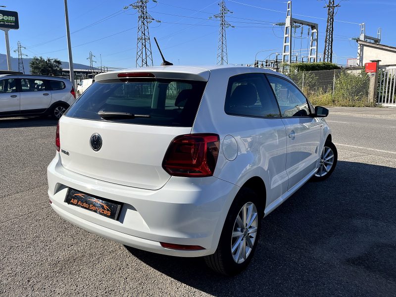 VOLKSWAGEN POLO V 2015