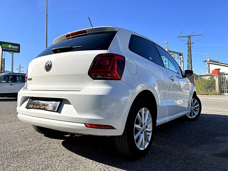 VOLKSWAGEN POLO V 2015