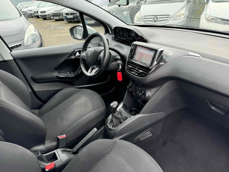 PEUGEOT 208 I 2017