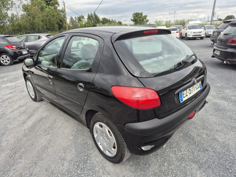 PEUGEOT 206 1.4 i 75cv 2000 149000 km bva 